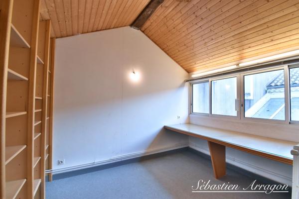 Maison de maître du XIXᵉ siècle à Villeneuve-sur-Lot – 460 m² – Parc de 8 300 m² – Piscine – Centre-ville à pied