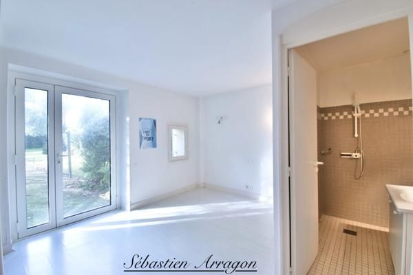 Maison de maître du XIXᵉ siècle à Villeneuve-sur-Lot – 460 m² – Parc de 8 300 m² – Piscine – Centre-ville à pied