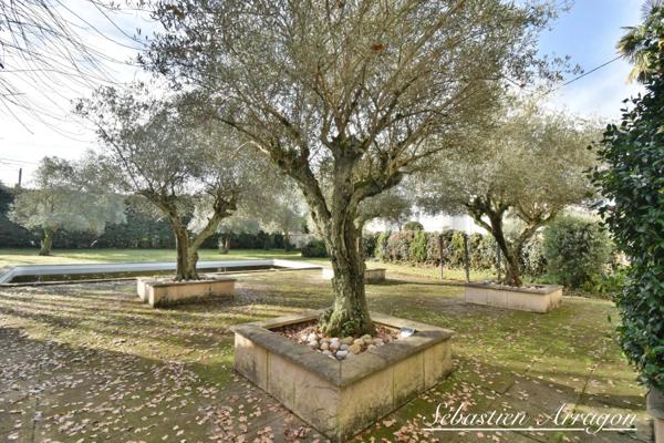 Maison de maître du XIXᵉ siècle à Villeneuve-sur-Lot – 460 m² – Parc de 8 300 m² – Piscine – Centre-ville à pied