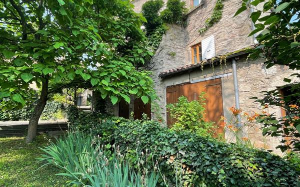 Maison à louer    5 pièces •  Soucieu-en-Jarrest