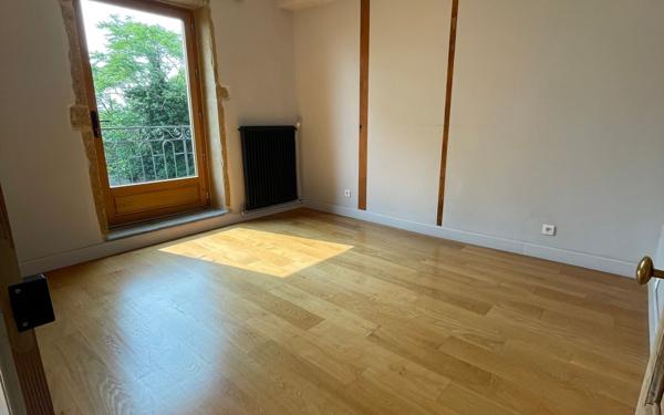 Maison à louer    5 pièces •  Soucieu-en-Jarrest