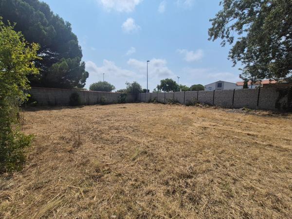 Terrain à vendre 2064 m²  - SAINTE MARIE LA MER - A 5 min des plages