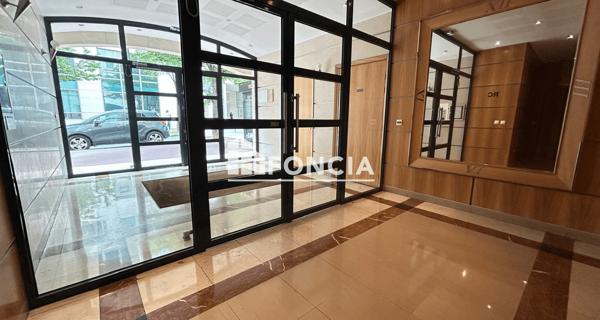 Location Appartement 3 pièces 66.48 m² - Issy-les-moulineaux 92130
