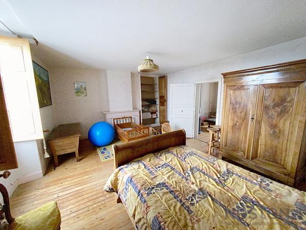 Maison de caractère avec 4 chambres, charme et beaux volumes à découvrir
