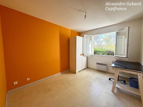 TARGON - Belle Maison de plain-pied - 4 chambres - Garage - Jardin