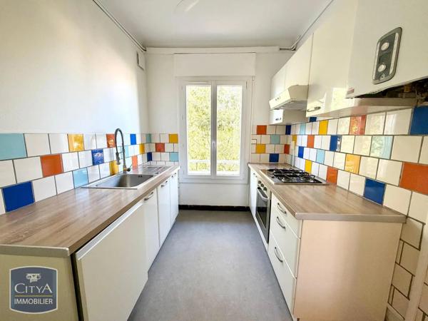 Appartement à louer 4 pièces 65.45m² Nîmes (30900)