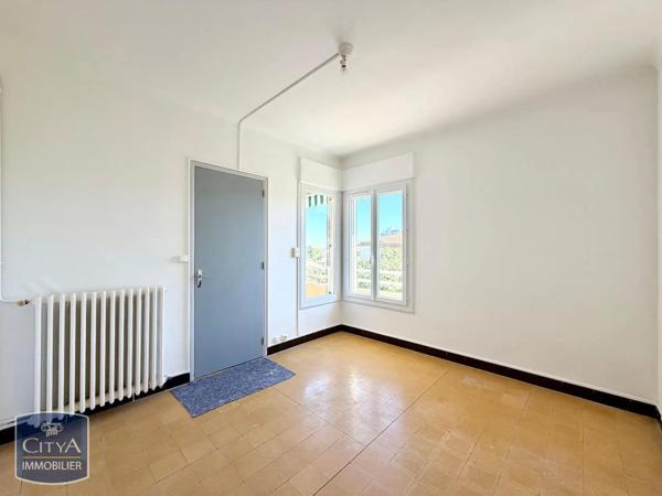 Appartement à louer 4 pièces 65.45m² Nîmes (30900)