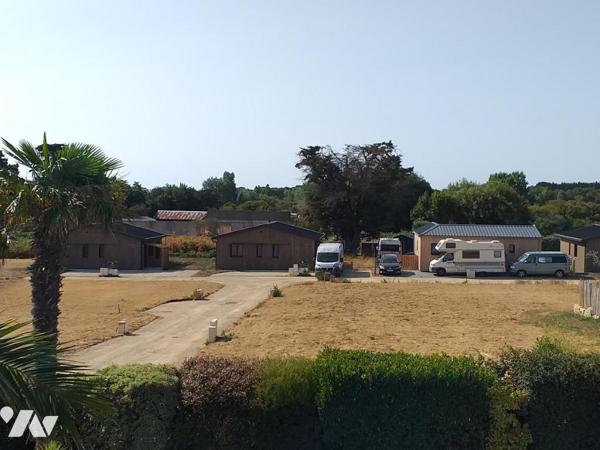 Terrain constructible viabilisé en zone de loisirs