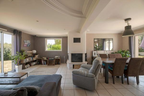 EXCLUSIVITÉ  Saint Aubin d'Aubigné ! Maison 4 chambres. Proche écoles et commerces. Quartier calme
