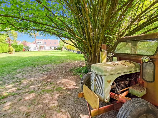 Maison de Caractère sur un Magnifique Terrain Arboré de plus de 4 000 m²