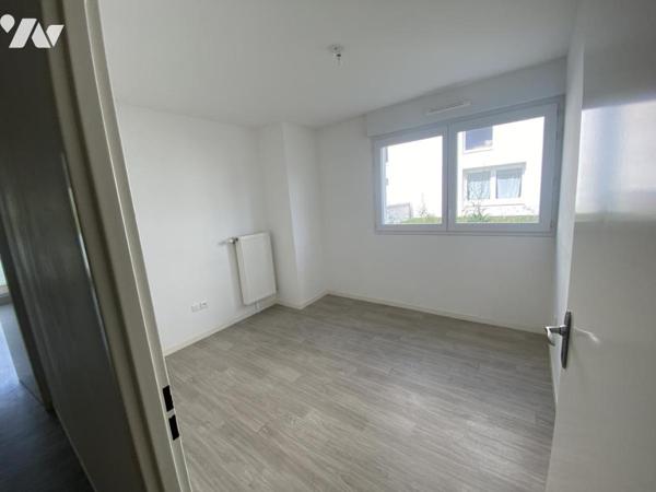 BEZANNES / 3 CHAMBRES / TERRASSE ET PARKING