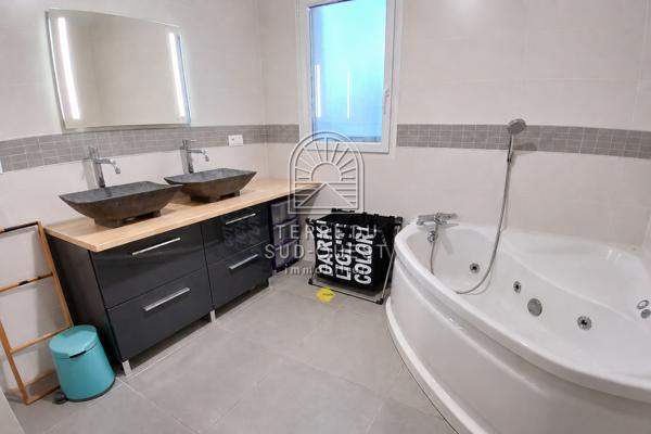 Maison 8 pièce(s) 4 chambre(s) 166 m²