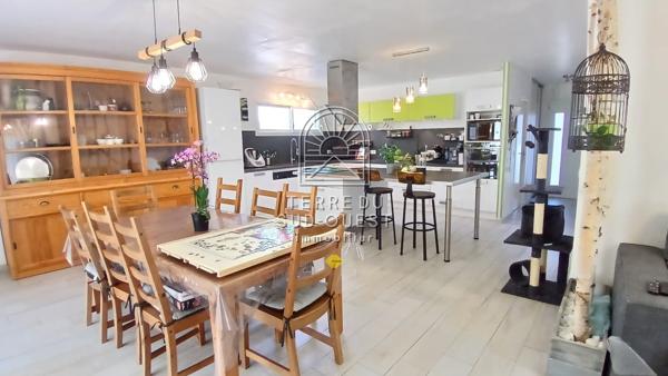 Maison 8 pièce(s) 4 chambre(s) 166 m²