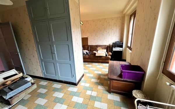 Maison à vendre    5 pièces •  Les Vans