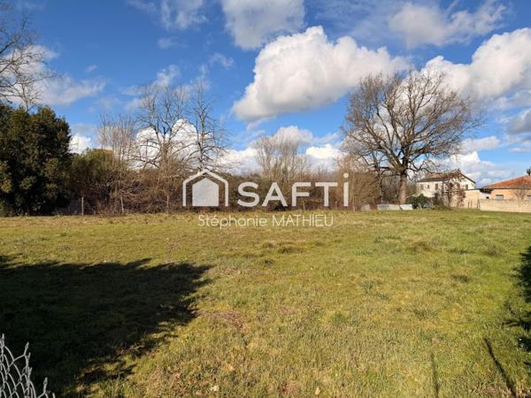 Terrain à bâtir plat en centre bourg