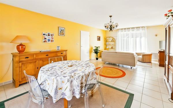 Maison à vendre    5 pièces •  Montaren-et-Saint-Médiers