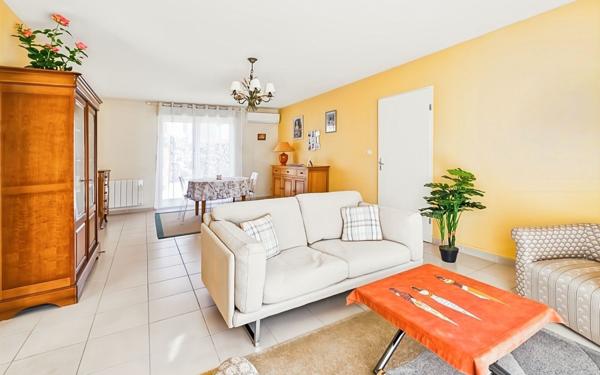 Maison à vendre    5 pièces •  Montaren-et-Saint-Médiers