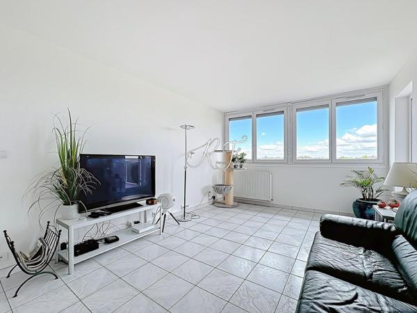 Appartement lumineux au dernier étage