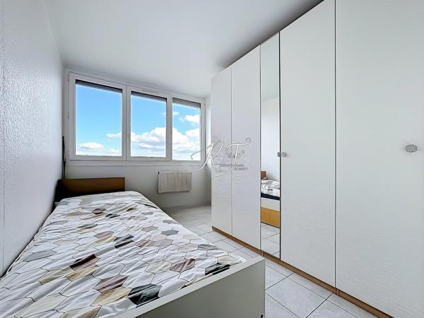 Appartement lumineux au dernier étage