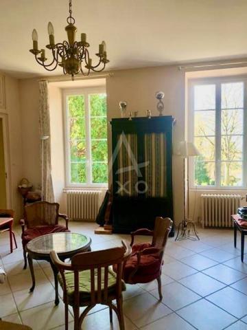 Manoir avec ses belles dépendances sur un magnifique parc entièrement clos