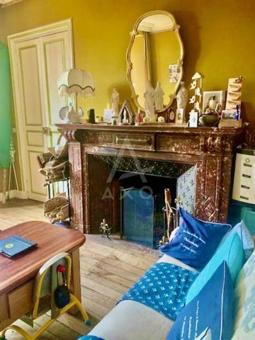 Manoir avec ses belles dépendances sur un magnifique parc entièrement clos