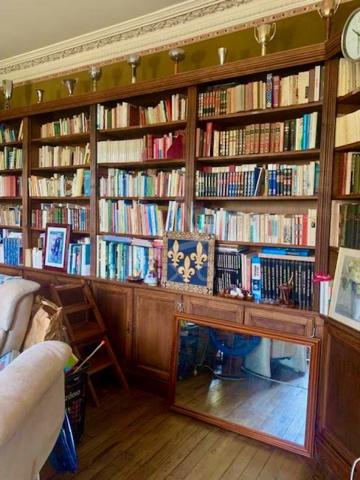 Manoir avec ses belles dépendances sur un magnifique parc entièrement clos