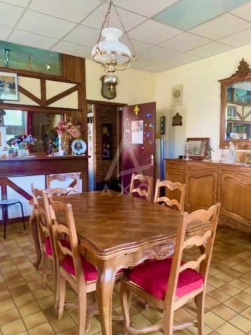 Manoir avec ses belles dépendances sur un magnifique parc entièrement clos