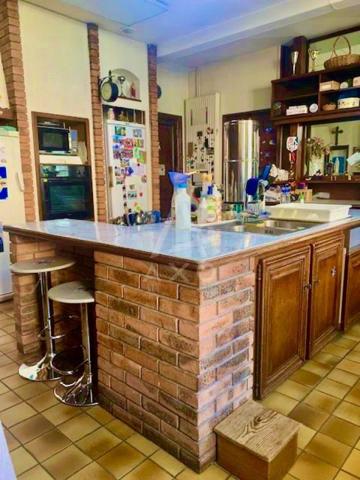 Manoir avec ses belles dépendances sur un magnifique parc entièrement clos