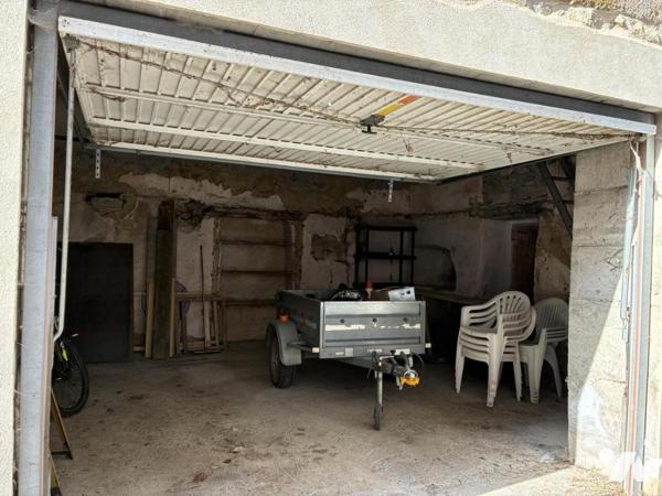 GARAGE AVEC FORT POTENTIEL D'HABITATION
