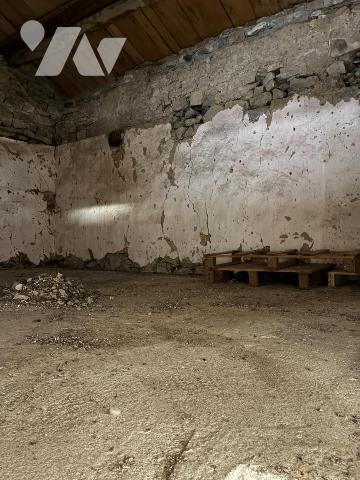GARAGE AVEC FORT POTENTIEL D'HABITATION