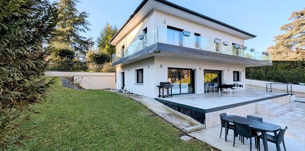 MAISON - CHAMBERY - 9 PIÈCES - 300 M2