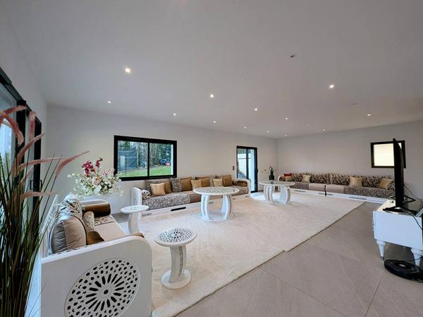 MAISON - CHAMBERY - 9 PIÈCES - 300 M2