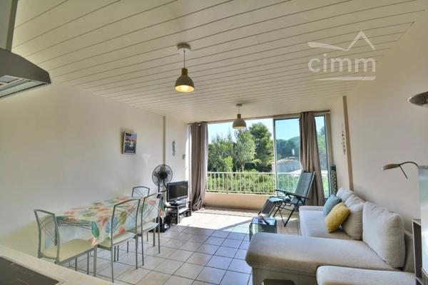 ACHAT - SAINT CYPRIEN PLAGE - SUPERBE APPARTEMENT - 2EME ETAGE - ENTIEREMENT RENOVE - PARKING SECURISE PRIVATIF