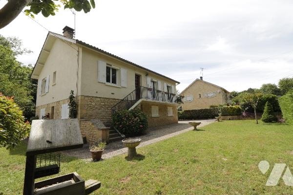 A VENDRE - SARLAT-LA-CANEDA - Maison de 112 m² sur parcelle de 1214 m²