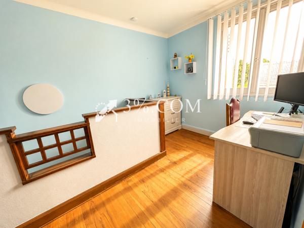 Maison 8 pièce(s) 4 chambre(s) 200 m²