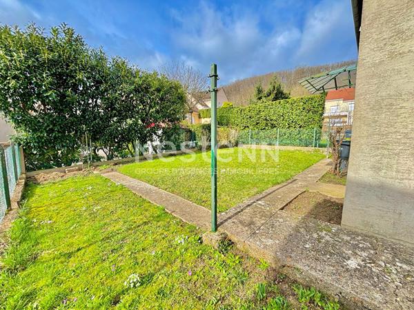 Nestenn Igny - Quartier des Castor, Vauhallan - Maison Mitoyenne avec Toiture Neuve, Fenêtres Récentes et Fort Potentiel de Rénovation