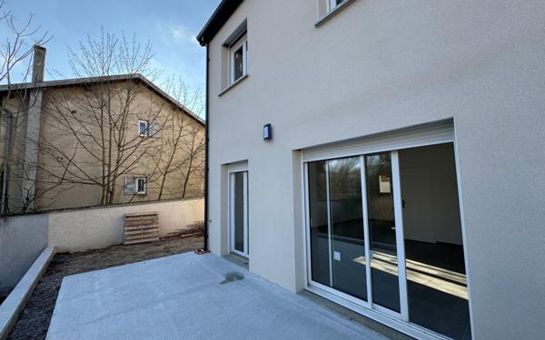 Maison à vendre    4 pièces •  Pont-de-Chéruy