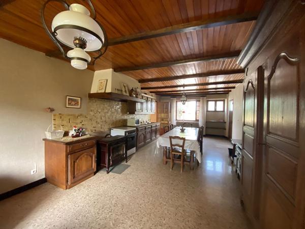 Ensemble immobilier proximité d'Orgelet / 10 pièces / 4 chambres