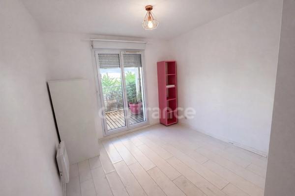 Élégant 4 pièces lumineux avec suite parentale, balcons et parking à Bondy