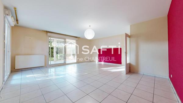 BRON : Rare et exceptionnel rez-de-jardin avec veranda et grand jardin privatif