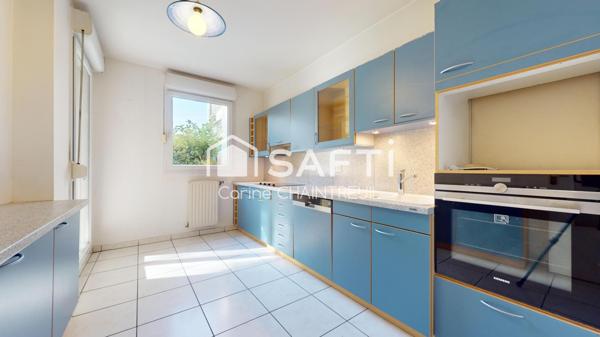 BRON : Rare et exceptionnel rez-de-jardin avec veranda et grand jardin privatif