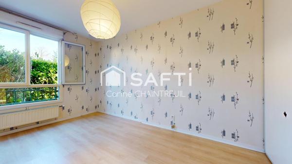 BRON : Rare et exceptionnel rez-de-jardin avec veranda et grand jardin privatif