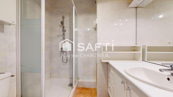 BRON : Rare et exceptionnel rez-de-jardin avec veranda et grand jardin privatif