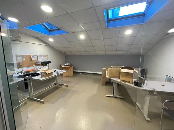 Bâtiment à vendre de 1500 m² env de surface bâtie  en centre ville de SISTERON