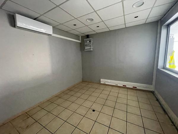 Bâtiment à vendre de 1500 m² env de surface bâtie  en centre ville de SISTERON