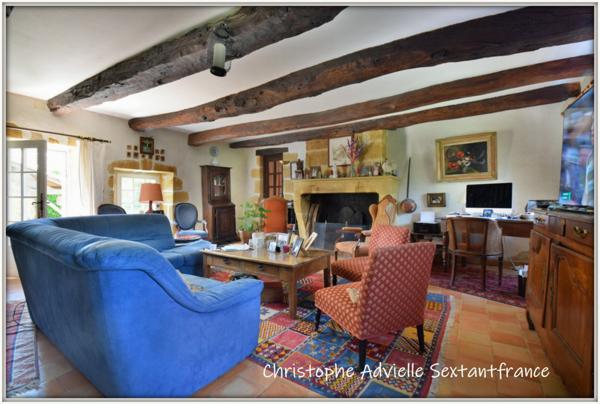 Domaine périgourdin de 400 M2 habitables sur 12 ha de parc avec pisicne