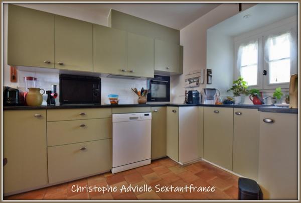 Domaine périgourdin de 400 M2 habitables sur 12 ha de parc avec pisicne