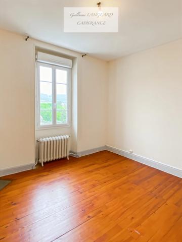 À vendre Oyonnax Centre (01100) – Demeure bourgeoise de caractère - 124 m2 - 250 m2 de terrain