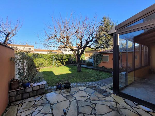 Maison familiale avec jardin et garages - LA ROCHELLE
