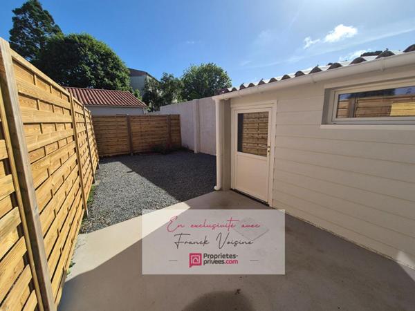 A VENDRE en Exclusivité aux Herbiers, Maison de ville de 65 m2 avec 2 chambres et cour fermée